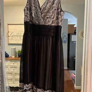 R&M Richard’s 14W formal dress